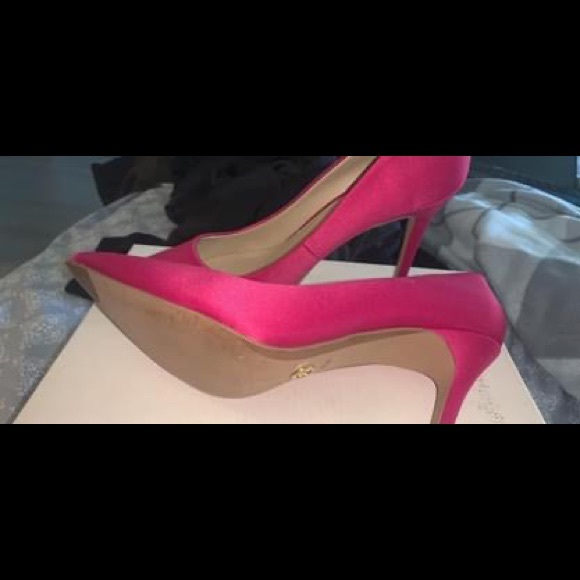 Michael kors silk pink heel - Picture 3 of 3